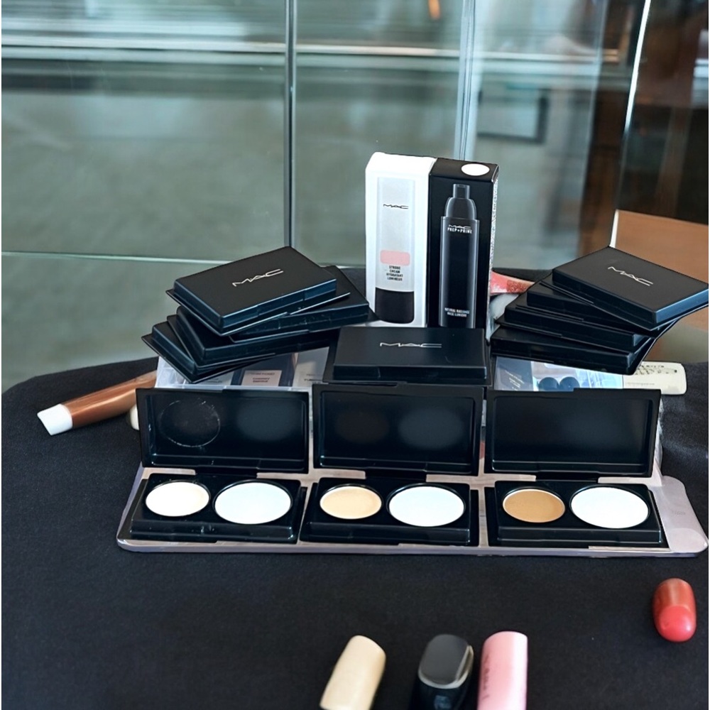 QUADRUPLE MAC ATTACK! 2 of any shade plus MiniMAC PowerPack! FREE CUSTOM POUCH!